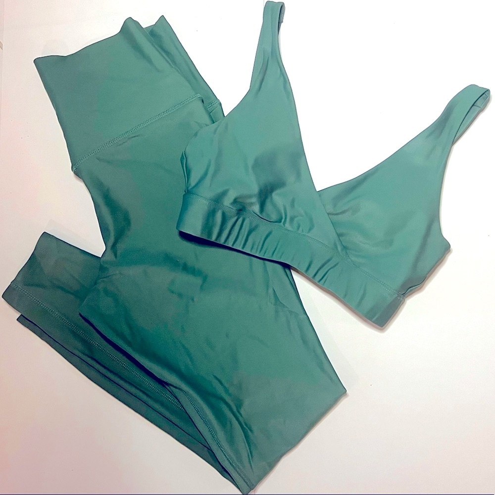 Ardene set! Size XS, Green legging set!